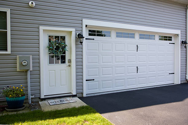 24/7 Emergency Garage Door Panel Replacement experts in Lac du Flambeau, WI